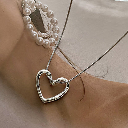 Hollowed Heart Shape Necklace Female Pendant Clavicle Chain